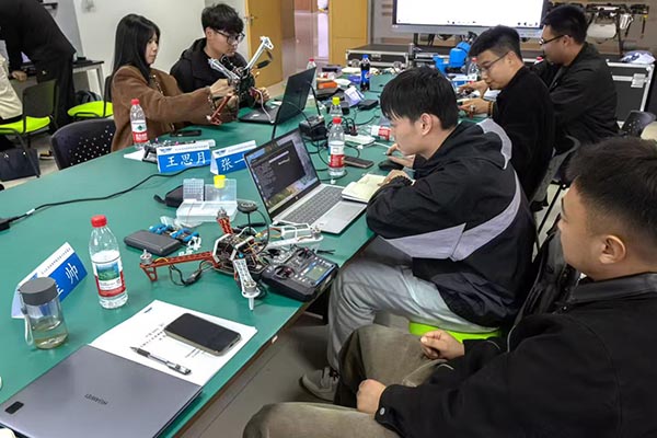 无人机装调检修工培训现场.jpg